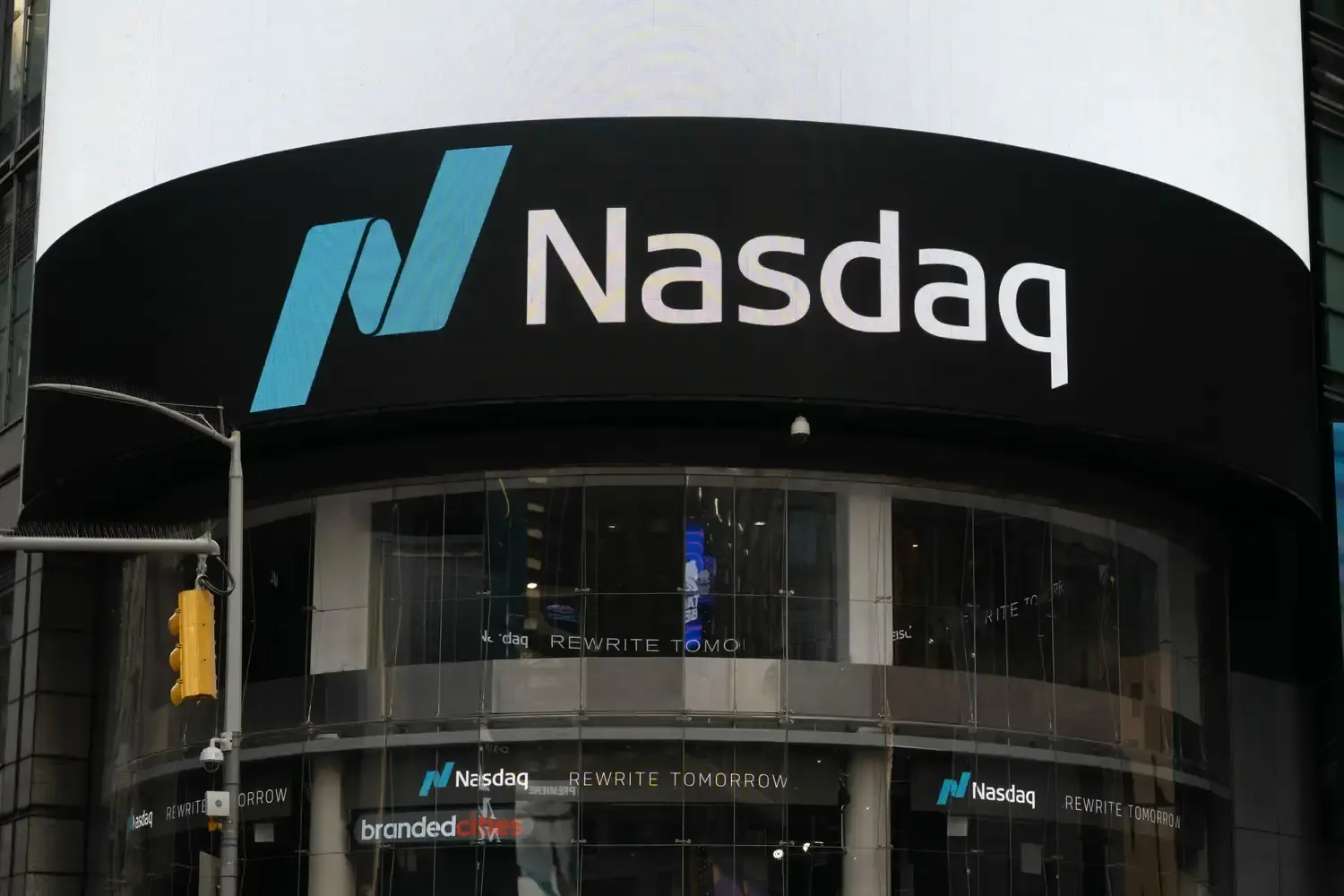 Waarom wij peperdure Invesco Nasdaq 100 ETF 'gewoon' kopen