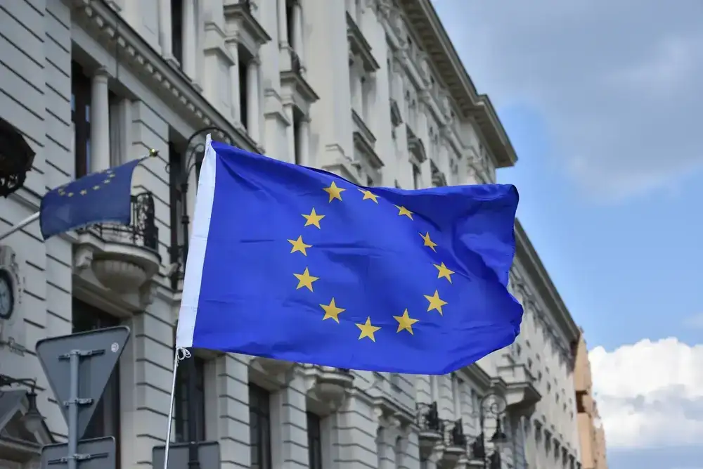 We kopen dertien stuks iShares MSCI Europe ETF (en besparen €2 kosten)