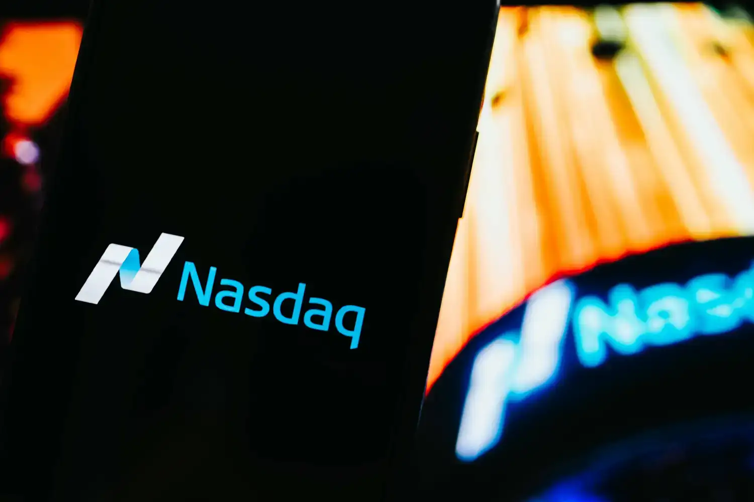 We kopen op late vrijdagmiddag nog even Nasdaq 100 ETF bij