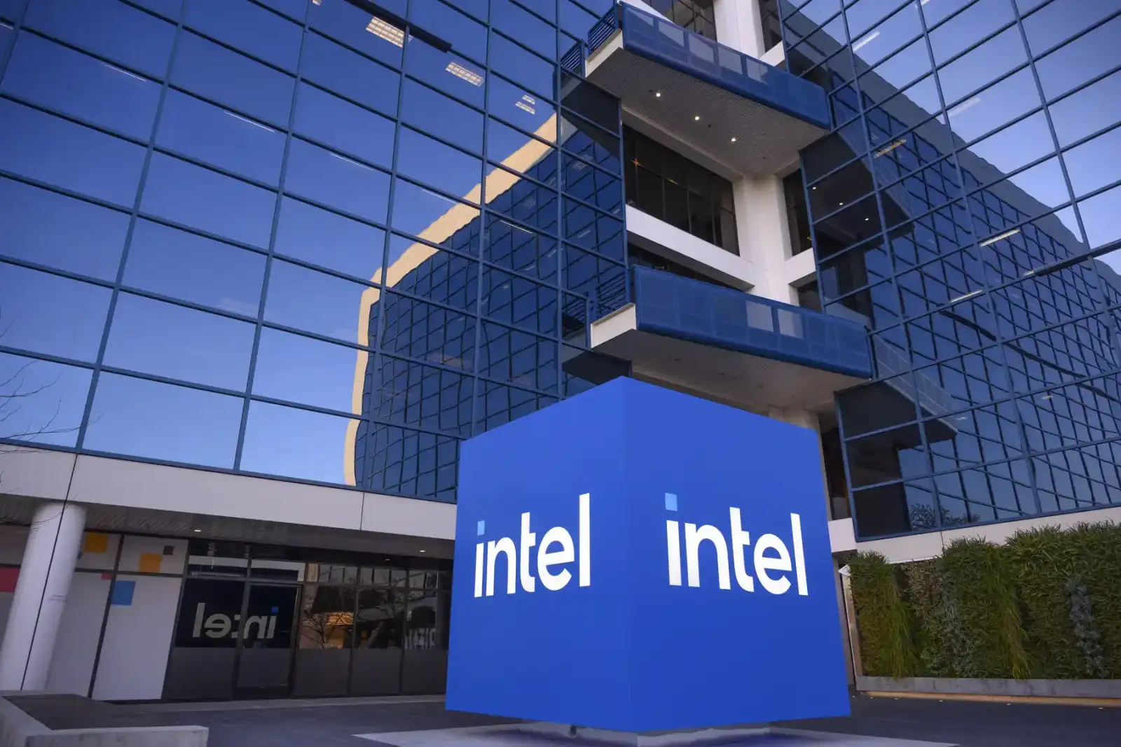 Wat kunnen beleggers nu met Intel na koersafstraffing?