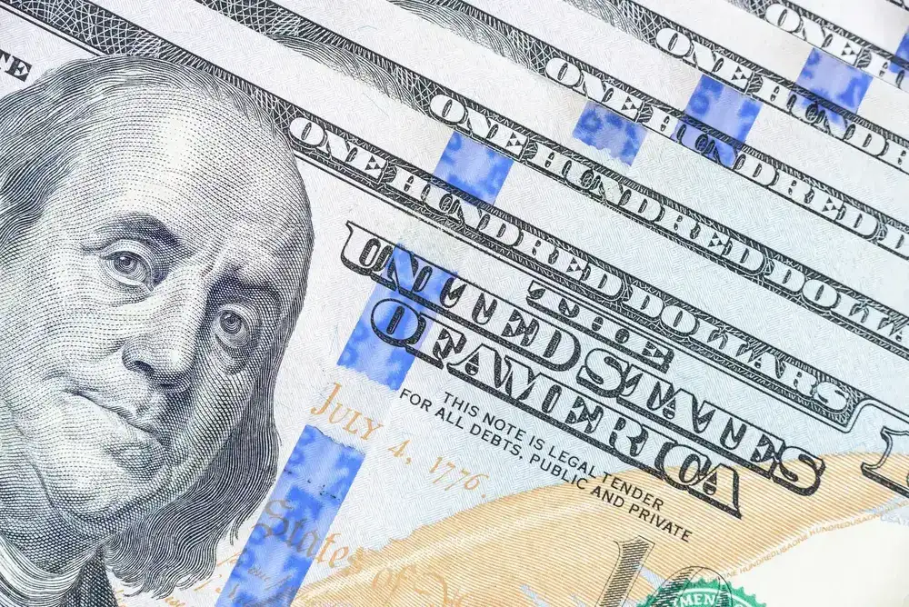 AEX indicatie is +1.0% en niemand wil momenteel dollars?