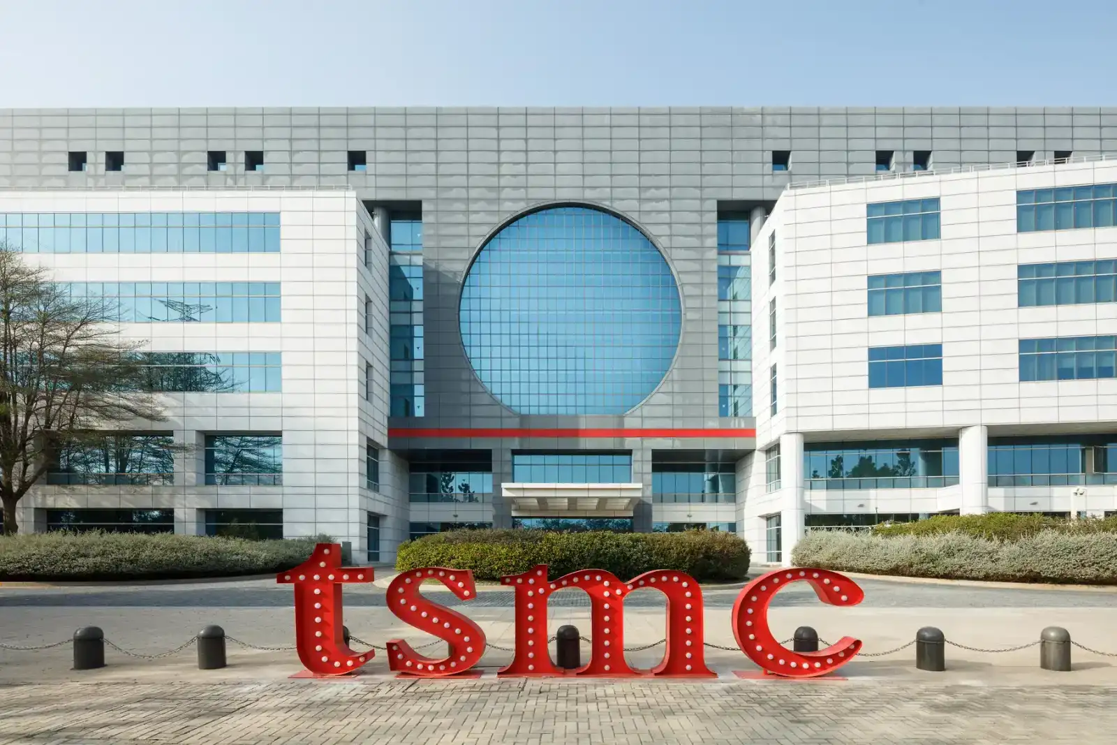 AEX indicatie is +0,2%, JPM verhoogt ASML, TSMC valt mee en wát, Google?!